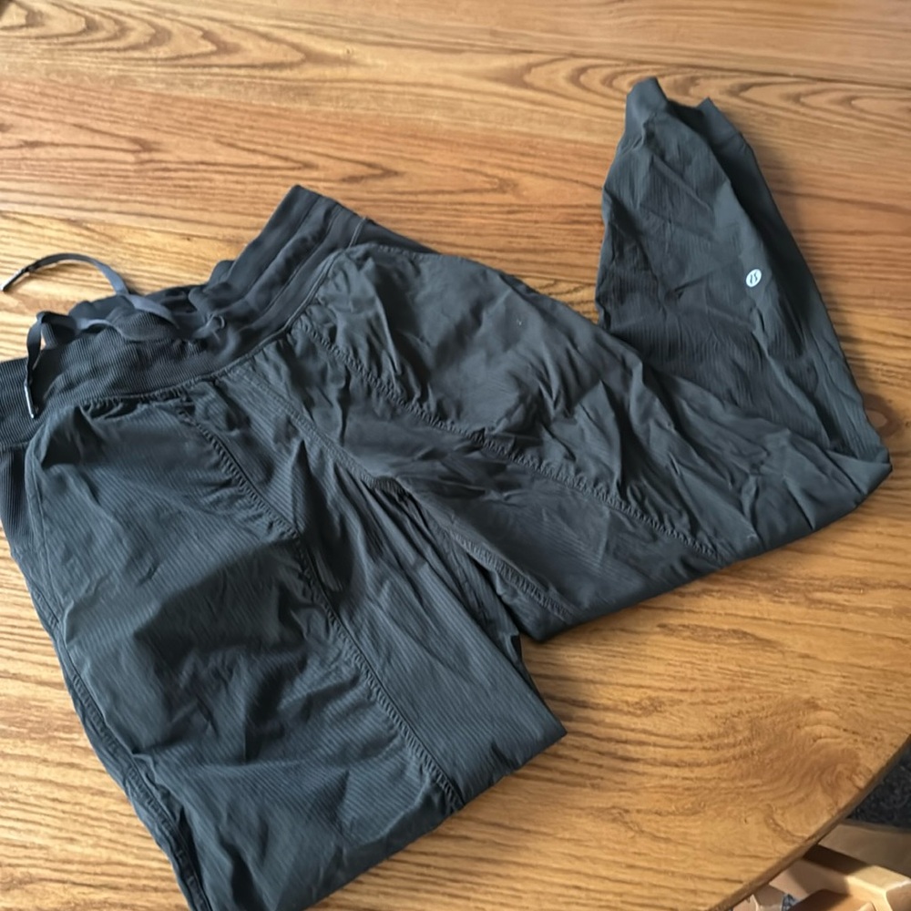 Lululemon dance studio jogger. Dark green color. Size 6.